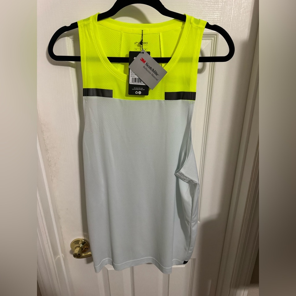 Brooks Running Singlet- Nightime High-Viz Collection - Size XL New